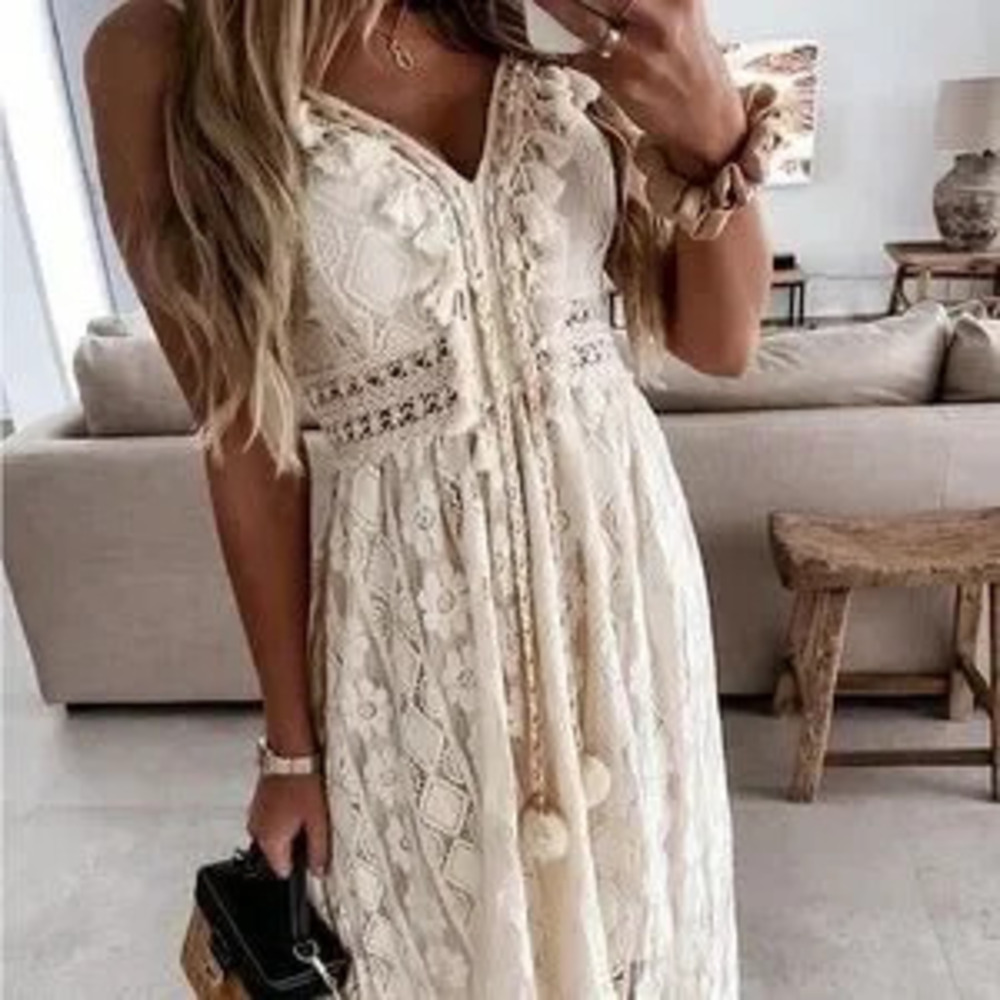 Women's Deep V-Neck Lace Sleeveless Long Dress - Picture 2 of 5